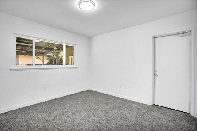 2938 E Willis Avenue, Fresno, CA 93726
