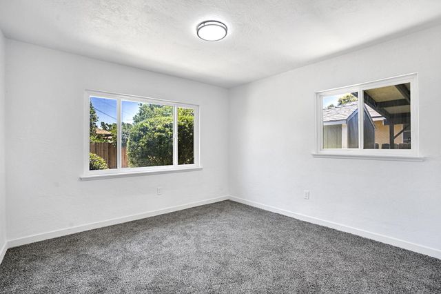 2938 E Willis Avenue, Fresno, CA 93726
