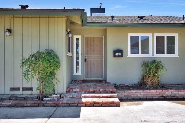 2938 E Willis Avenue, Fresno, CA 93726