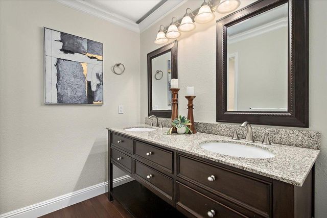 913 Apricot Avenue B, Campbell, CA 95008