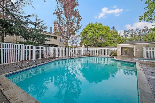 913 Apricot Avenue B, Campbell, CA 95008