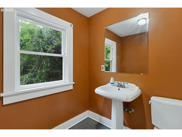 71 Ne SAN RAFAEL St, Portland, OR 97035