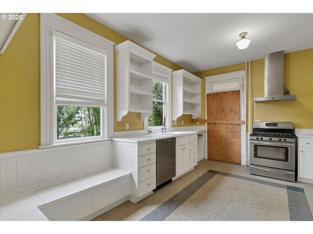 71 Ne SAN RAFAEL St, Portland, OR 97035