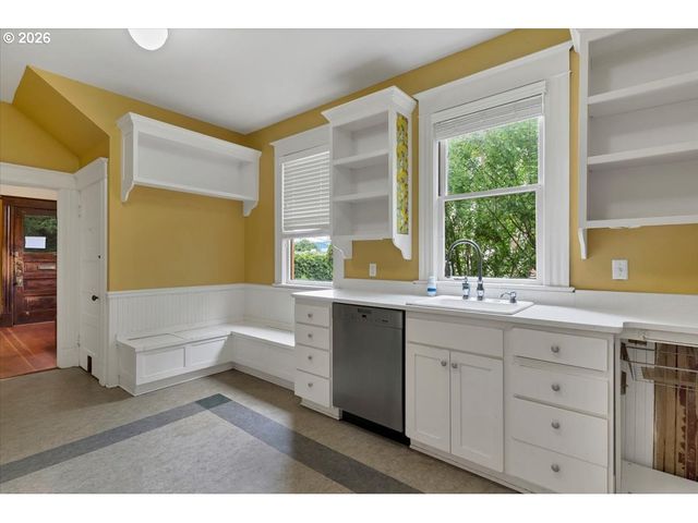 71 Ne SAN RAFAEL St, Portland, OR 97035