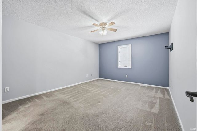 7883 Harrisburg Lane, Fort Wayne, IN 46835