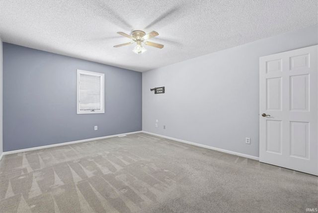 7883 Harrisburg Lane, Fort Wayne, IN 46835