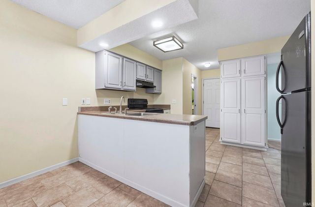 7883 Harrisburg Lane, Fort Wayne, IN 46835