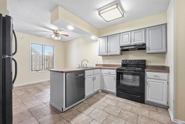 7883 Harrisburg Lane, Fort Wayne, IN 46835