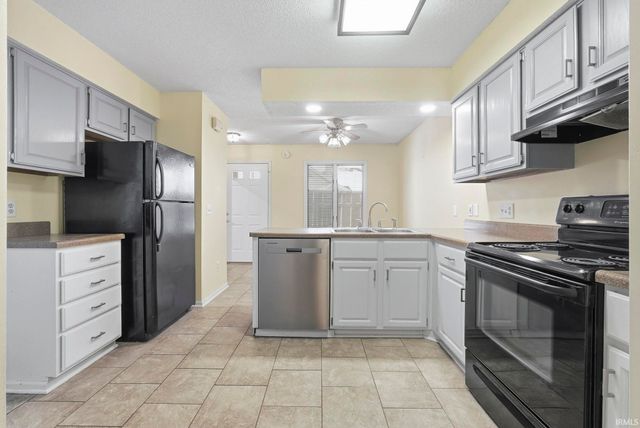 7883 Harrisburg Lane, Fort Wayne, IN 46835