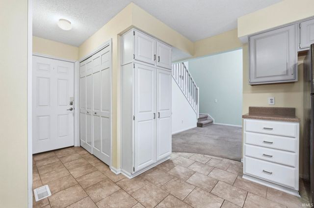 7883 Harrisburg Lane, Fort Wayne, IN 46835