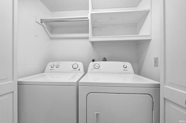 7883 Harrisburg Lane, Fort Wayne, IN 46835