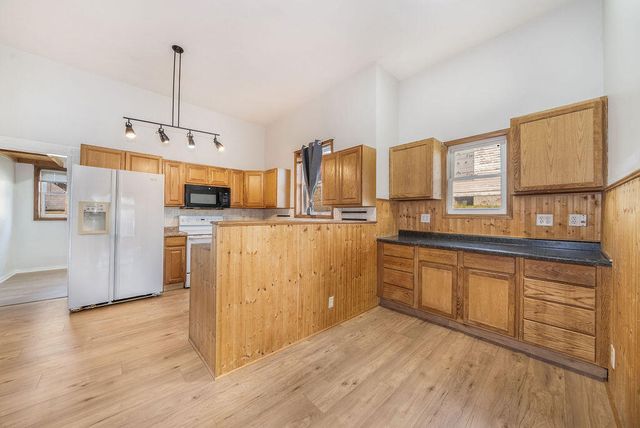 232 10TH Avenue, Council Bluffs, IA 51503