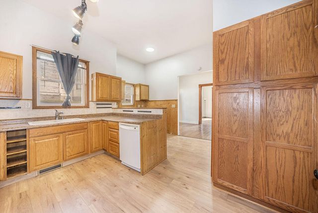 232 10TH Avenue, Council Bluffs, IA 51503