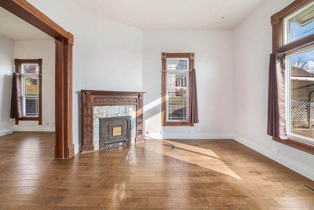 232 10TH Avenue, Council Bluffs, IA 51503