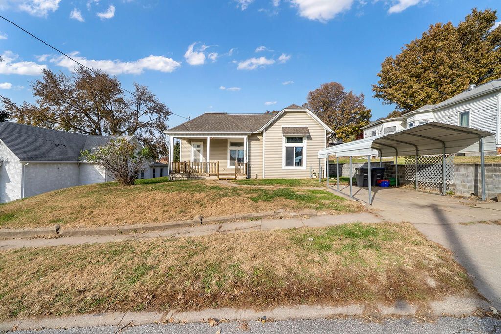 232 10TH Avenue, Council Bluffs, IA 51503