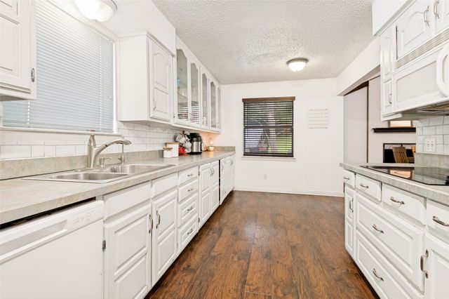 1318 Halifax Street, Grand Prairie, TX 75050