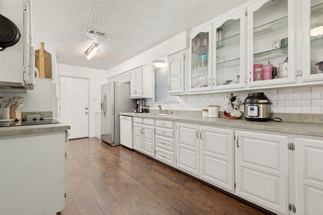 1318 Halifax Street, Grand Prairie, TX 75050