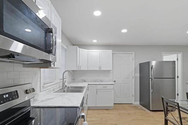 4813 N 36th STREET, Milwaukee, WI 53209