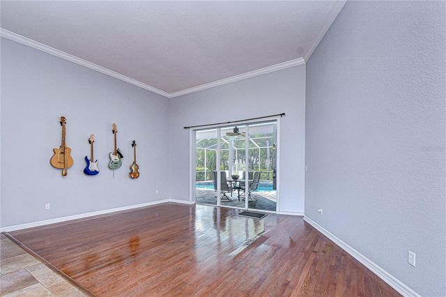 5201 LAUREL POINTE DRIVE, Valrico, FL 33594