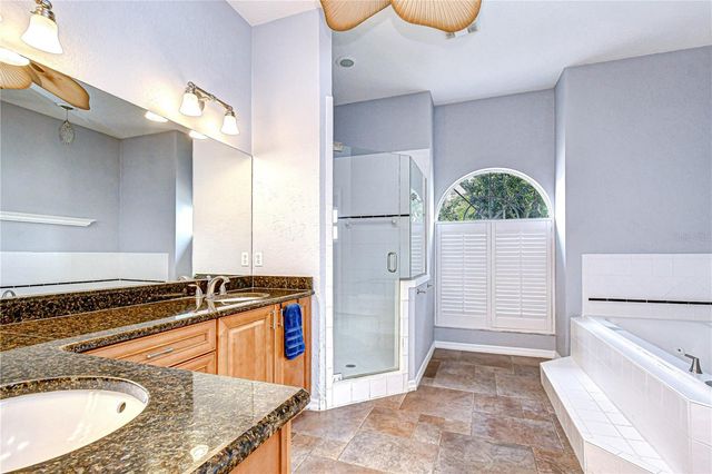 5201 LAUREL POINTE DRIVE, Valrico, FL 33594