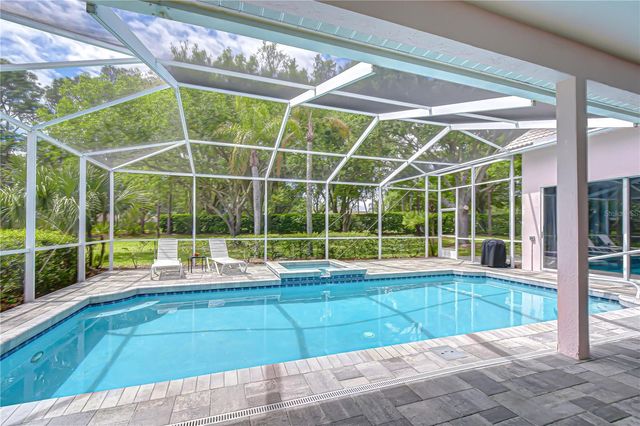 5201 LAUREL POINTE DRIVE, Valrico, FL 33594