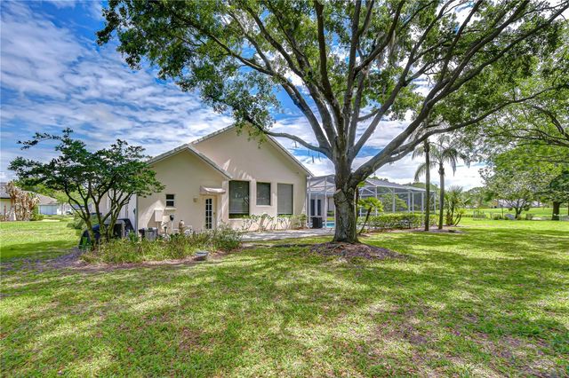 5201 LAUREL POINTE DRIVE, Valrico, FL 33594