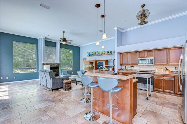 5201 LAUREL POINTE DRIVE, Valrico, FL 33594