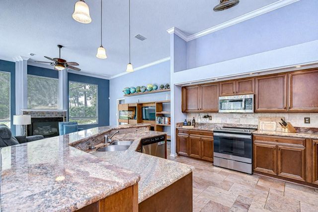 5201 LAUREL POINTE DRIVE, Valrico, FL 33594