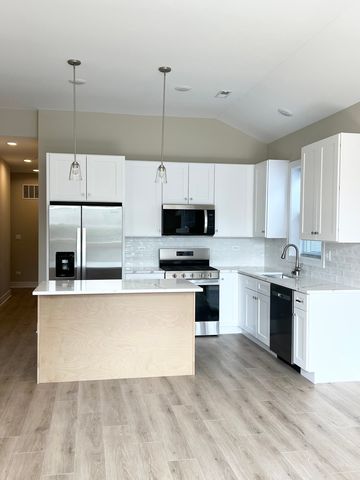 4934 S Champlain Avenue 3, Chicago, IL 60615