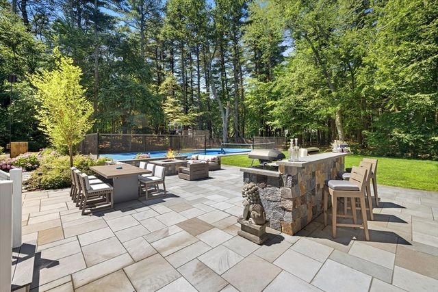 12 Trillium Way, Sudbury, MA 01776