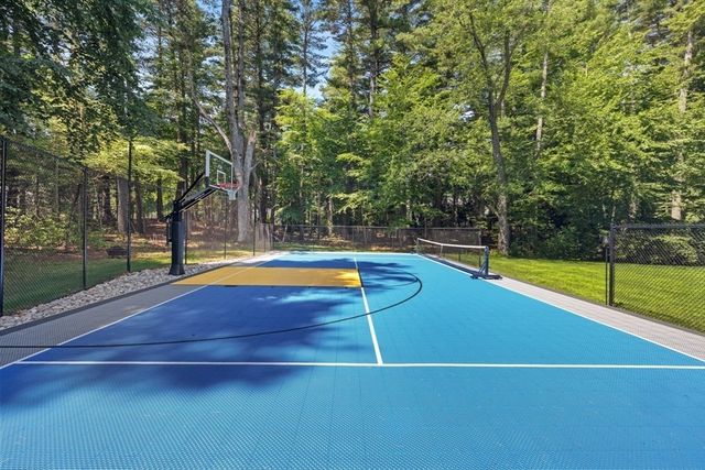 12 Trillium Way, Sudbury, MA 01776