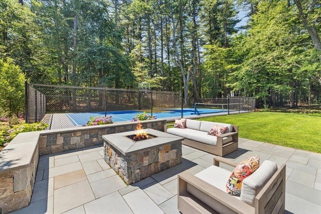 12 Trillium Way, Sudbury, MA 01776