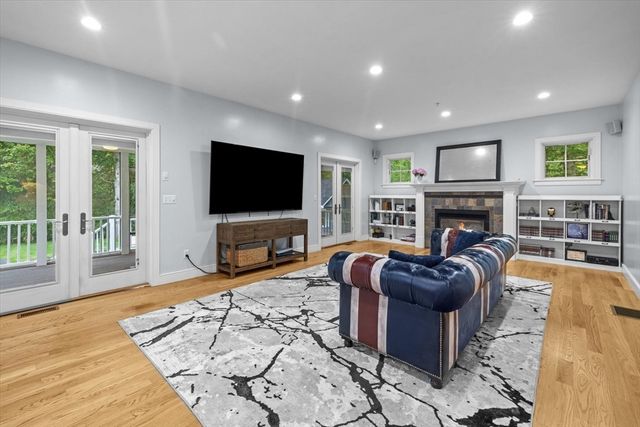 12 Trillium Way, Sudbury, MA 01776