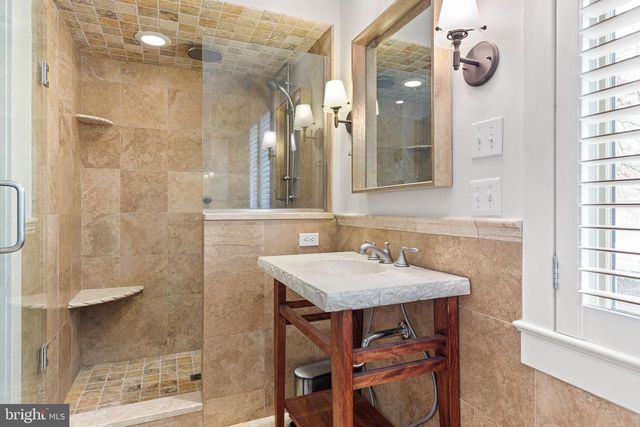 21 HOLLY LN, Wilmington, DE 19807