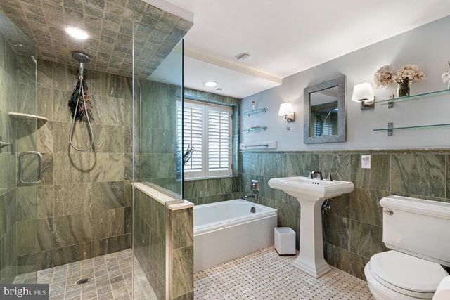 21 HOLLY LN, Wilmington, DE 19807