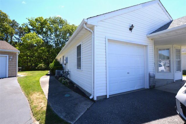 5190 Village Circle E, Manorville, NY 11949