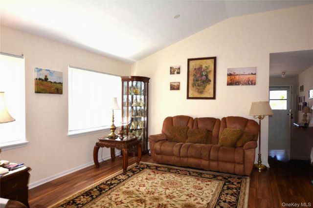 5190 Village Circle E, Manorville, NY 11949