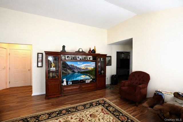 5190 Village Circle E, Manorville, NY 11949