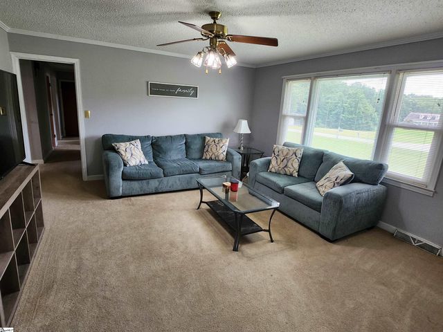 207 Lynn Avenue, Laurens, SC 29360