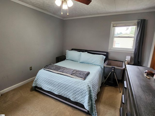 207 Lynn Avenue, Laurens, SC 29360
