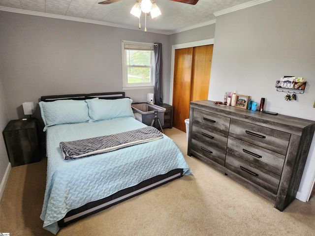 207 Lynn Avenue, Laurens, SC 29360