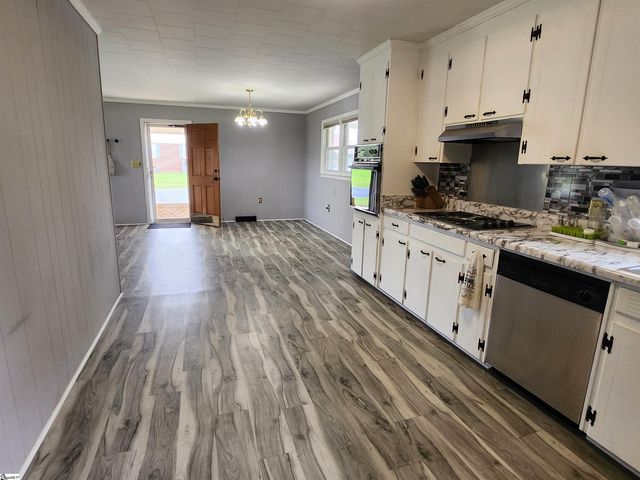 207 Lynn Avenue, Laurens, SC 29360