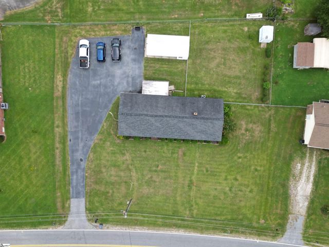 207 Lynn Avenue, Laurens, SC 29360
