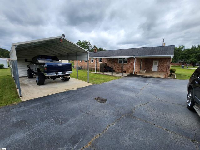 207 Lynn Avenue, Laurens, SC 29360
