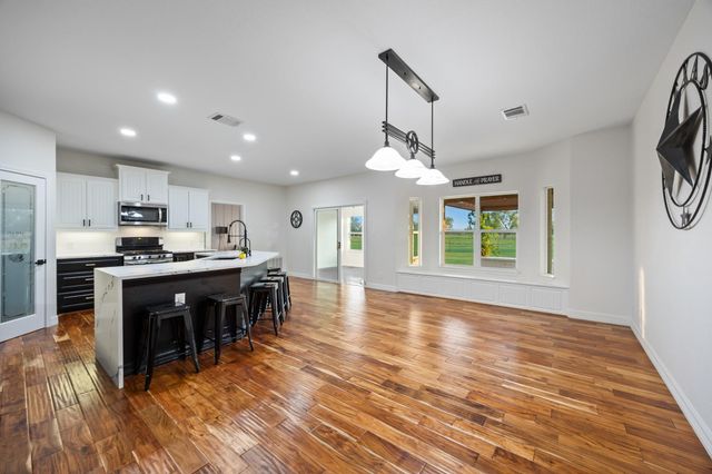 6880 County Road 4042, Kemp, TX 75143