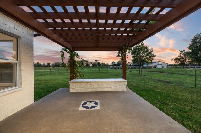 6880 County Road 4042, Kemp, TX 75143