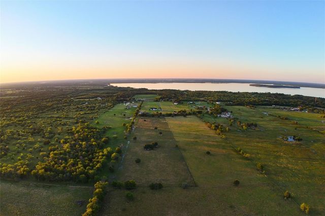 6880 County Road 4042, Kemp, TX 75143