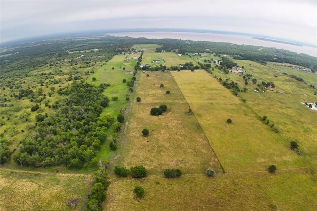 6880 County Road 4042, Kemp, TX 75143