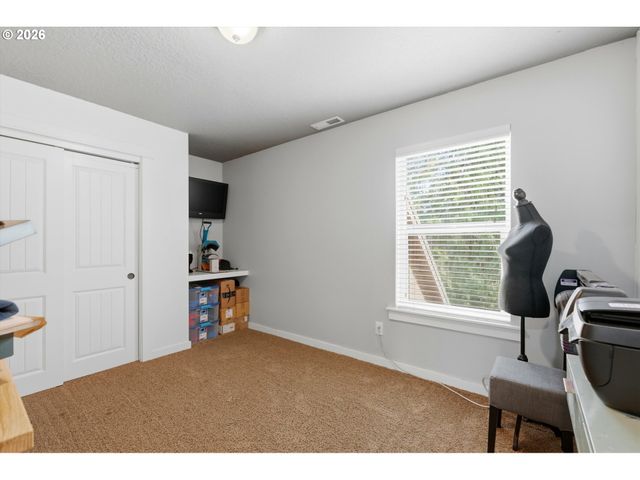 57214 E MARMOT Rd, Sandy, OR 97055