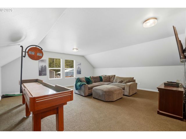 57214 E MARMOT Rd, Sandy, OR 97055